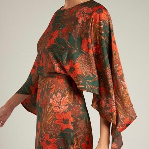 Cape Sleeve Floral Mini Dress - Picture 4 of 4